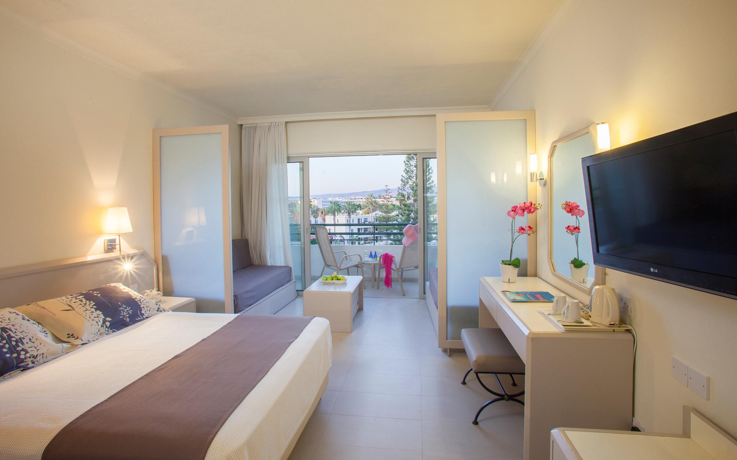 אתר נופש Louis Imperial Paphos